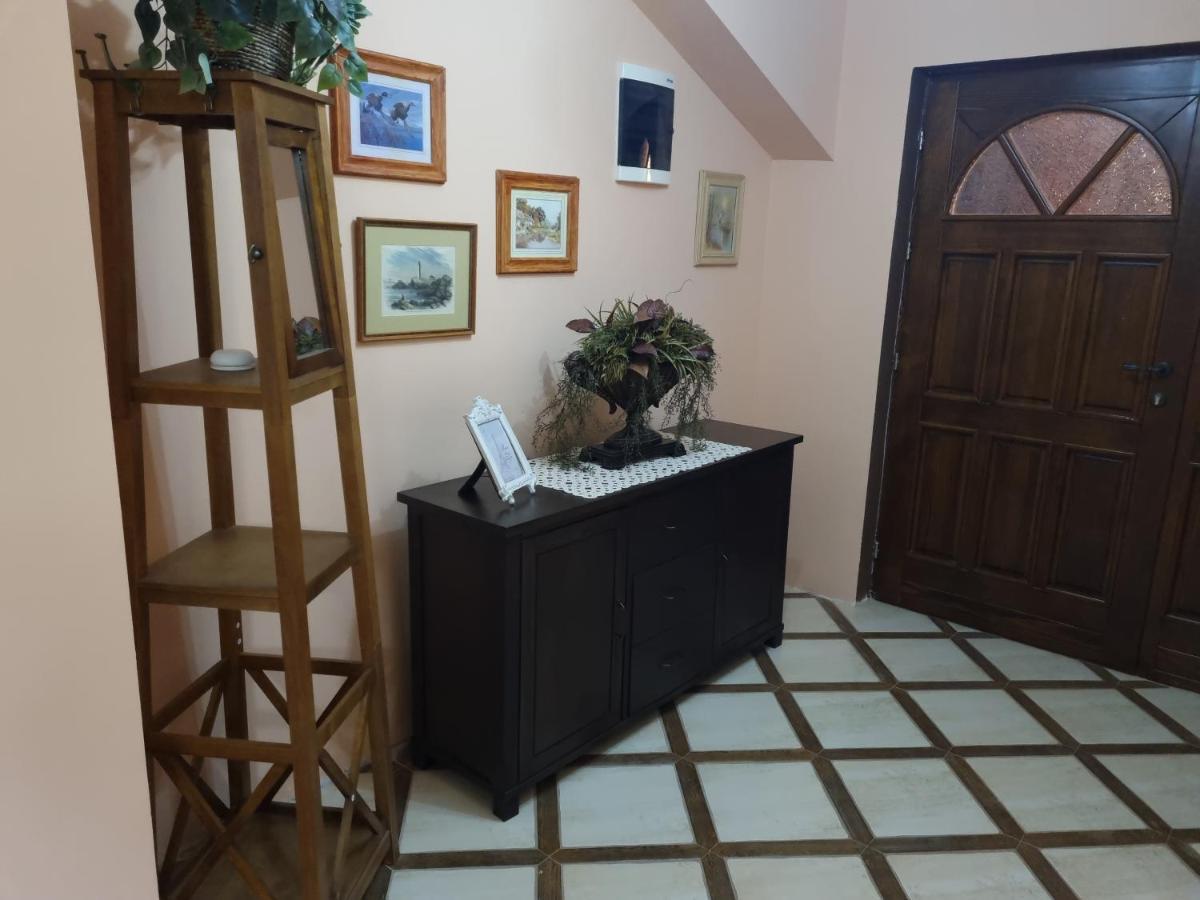 Villa Diana Apartments Skopje Buitenkant foto