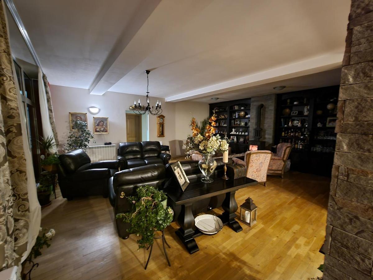 Villa Diana Apartments Skopje Buitenkant foto