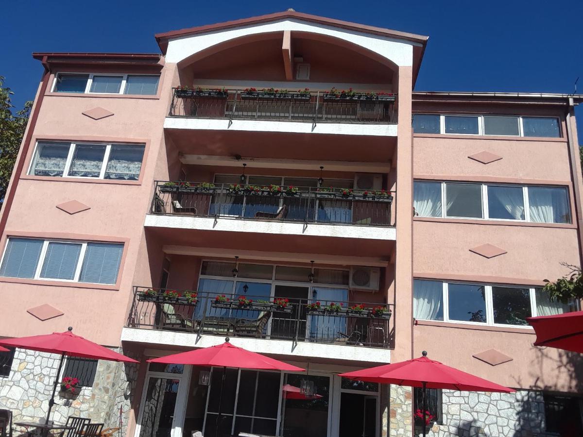 Villa Diana Apartments Skopje Buitenkant foto